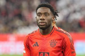 罗马诺：拜仁将评估戴维斯伤势 俱乐部证实穆西亚拉伤情并不严重 配图