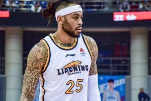 依然是大腿！莫兰德攻防建功 13中8&三分3中2砍下21分13板4助3帽 配图