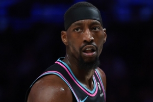 杨毅:不是对阿德巴约不敬 只能说这个时代NBA数据里掺了多少水了 配图