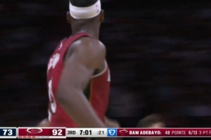 50分听牌！阿德巴约底角三分继续轰进 个人第48分 配图