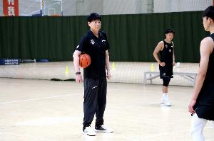 邱彪：给予约翰逊充分的适应空间与时间 希望他打出精气神与血性 配图