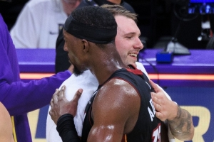 阿德巴约连续两场比赛合砍107分和东契奇并列第11 第一是161分 配图