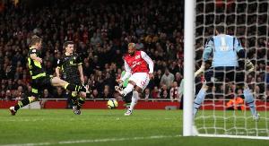 亨利：拜仁和阿森纳比巴萨更接近欧冠冠军，红蓝军团不够稳定 配图