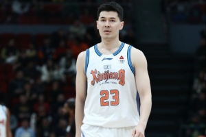 媒体人:新疆展现极强韧劲 阿不都沙拉木的防守可见其MVP功底 配图