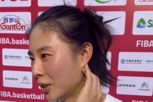 世资赛开门红！赛后被问及是否想念以前的队友 王思雨感慨万千 配图