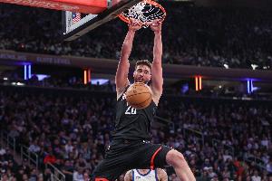 媒体人：申京手感得好好调调 打不出进攻影响力就会很尴尬 配图