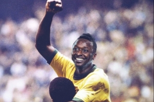 俱乐部官方认证！在获得队友称赞后，瓦伦西亚将萨迪克P成贝利 配图