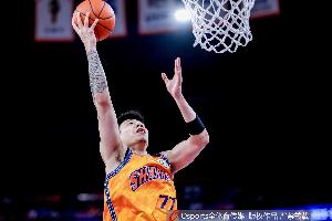 后程发力！张镇麟11中5拿下11分6板1助2断1帽 得分均来自下半场 配图