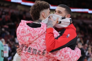 球爹：黄蜂该让我三个儿子同队 那样球队每节能拿40-50分 配图