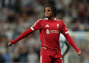 彭南特：我受够斯洛特了，每个球员都很糟糕而恩古莫哈还没上场 配图