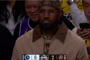 詹姆斯缺席3场湖人3连胜！霍里打趣：篮球界最棒的诱饵之一 配图