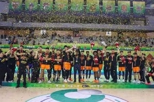 我们是冠军！上海队记：球队今晚赛前会进行“重温荣耀之夜“环节 配图