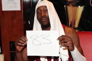 单场83分！阿德巴约更新社媒：“张伯伦、我、科比！” 配图