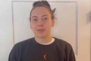 霍姆斯正式加盟河南女篮 球队的另外两名外援也会进行更换 配图