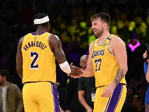 东契奇和范德比尔特互动：你没弹跳 后者：比你强 配图