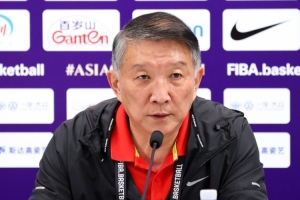 宫鲁鸣:陈玉婕这场发挥不是很好 王佳琦很优秀但身体还在恢复中 配图