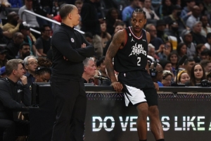 没毛病！本场球队砍下153分的原因是？卢：科怀·伦纳德 配图