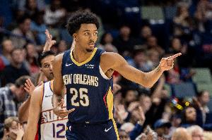 太稳了！墨菲12中8&5记三分拿下28分7板3助3断 首节独得14分 配图