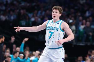 最稳定的仔!4号秀克尼佩尔13中7&三分8中5砍下24分7板3助 配图