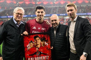 勒沃库森赛前送礼欢迎哈弗茨：效力药厂10年，欢迎回来！ 配图