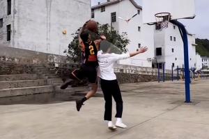 哥们也太像了！中国网友模仿亚历山大打球 表弟沃克&队友切特点赞 配图