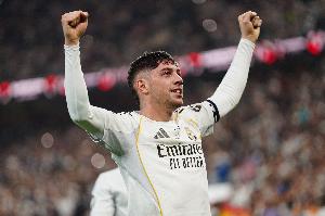 半场戴帽获评满分！巴尔韦德半场数据：3射3正3进球，8次成功对抗 配图