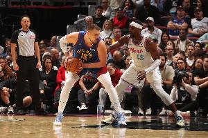 Skip：东契奇&库里等人拿83分我都接受 但场均18分的阿德巴约不行 配图