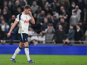 旧将:利物浦确实需要再引进一名中卫,范德芬似乎是不错的选择 配图