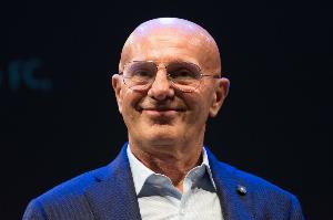 萨基：米兰有机会重新加入意甲冠军的争夺，关键人物是莫德里奇 配图