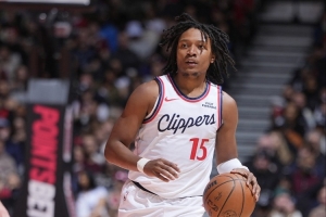 降维打击！泰泰·华盛顿对飚杨瀚森 23中15&零失误暴砍39+6+11 配图