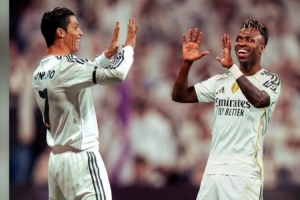 维尼修斯社媒转发与C罗同框图片：偶像 配图