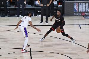 韦德:事情没按预期发生就会被挑刺 比如阿德巴约&湖人园区冠军 配图