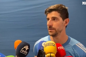 库尔图瓦谈金斯基:我给他发了信息给予了一些鼓励,因为那很艰难 配图