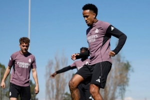 官方：皇马今日训练备战埃尔切，米利唐回归 配图