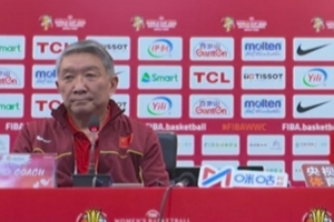 宫鲁鸣:这场比赛对中国女篮很有意义 希望能和世界级强队多交手 配图