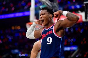 马瑟林到快船后场均19.4分6.1板2.4助 均生涯新高 正负值+7.2 配图