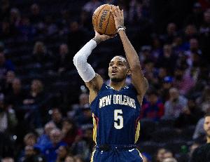 打开心了！德章泰·穆雷20中12砍下27分5板6助 挑衅三分吃T 配图