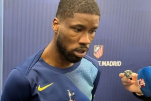 热刺后卫丹索谈金斯基:尊重主帅换人决定,相信他一定会走出来的 配图