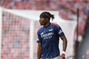 TA：考虑到蒂尔曼的上身与马杜埃凯的脚有接触，点球争议小了很多 配图