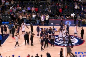 冷静！马瑟林和里德赛后因比赛用球归属发生争执 险酿大规模冲突 配图