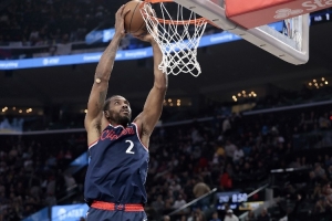 状态火热!伦纳德连续3场比赛半场砍下20+ 今天上半场狂揽28分 配图