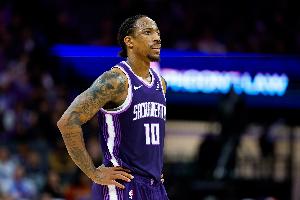 里程悲没办法！德罗赞爆砍赛季新高39分 历史总得分升至第18位 配图