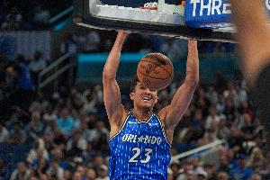 赢球功臣!达·席尔瓦12中7得19分3板3助 关键时刻飙中两记三分 配图