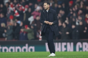 邮报：罗塞尼尔选择约恩森却自食苦果，主场逆转希望渺茫 配图