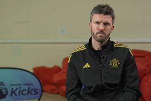 卡里克：处理压力是梅努真正的天赋 信任青训是曼联的重要部分 配图