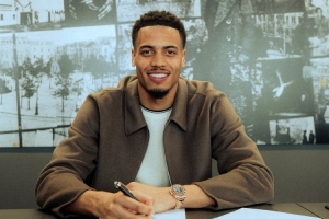 官方:多特与25岁中场菲利克斯·恩梅查续约至2030年6月30日 配图