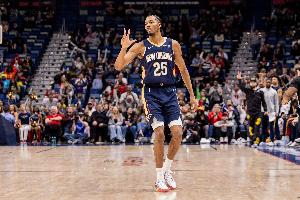 球队真核?墨菲打满首节5中4高效拿下14分2篮板 配图