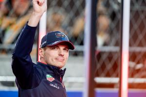 维斯塔潘：训练时把模拟器换成了Switch，通过马里奥赛车来练习 配图