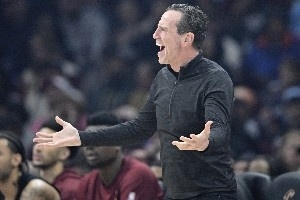 狂丢128分！骑士防守体系面临崩溃 季后赛首轮若遇魔术则前景堪忧 配图