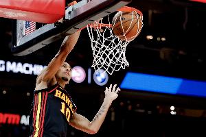 状元实力!里萨谢半场15分钟9中5砍16分8篮板 三分4中3 配图